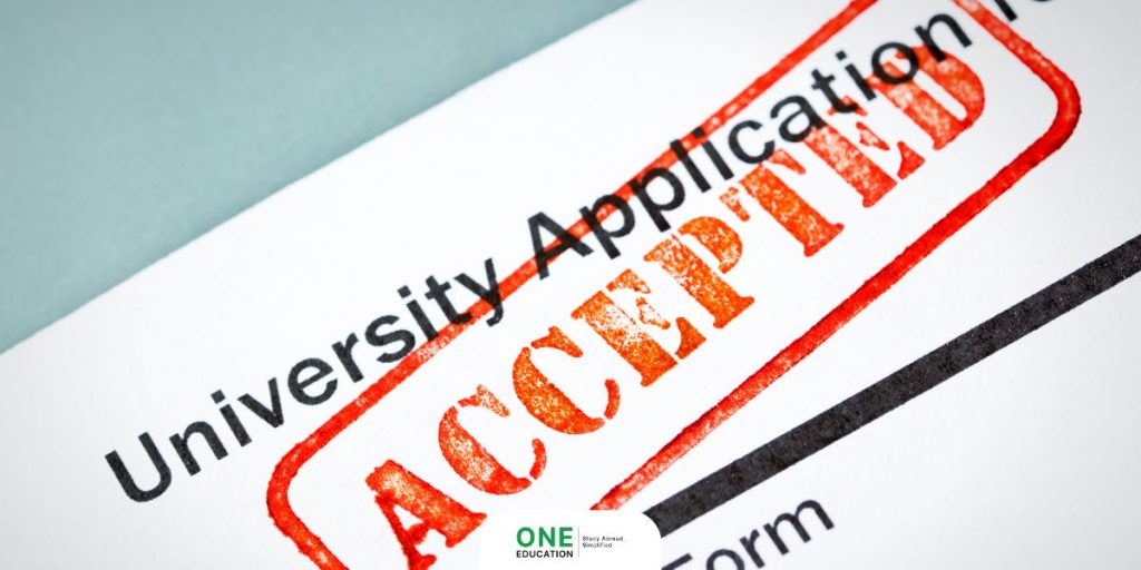 Study Australia - Accept your offer, pay the deposit, and arrange accommodation